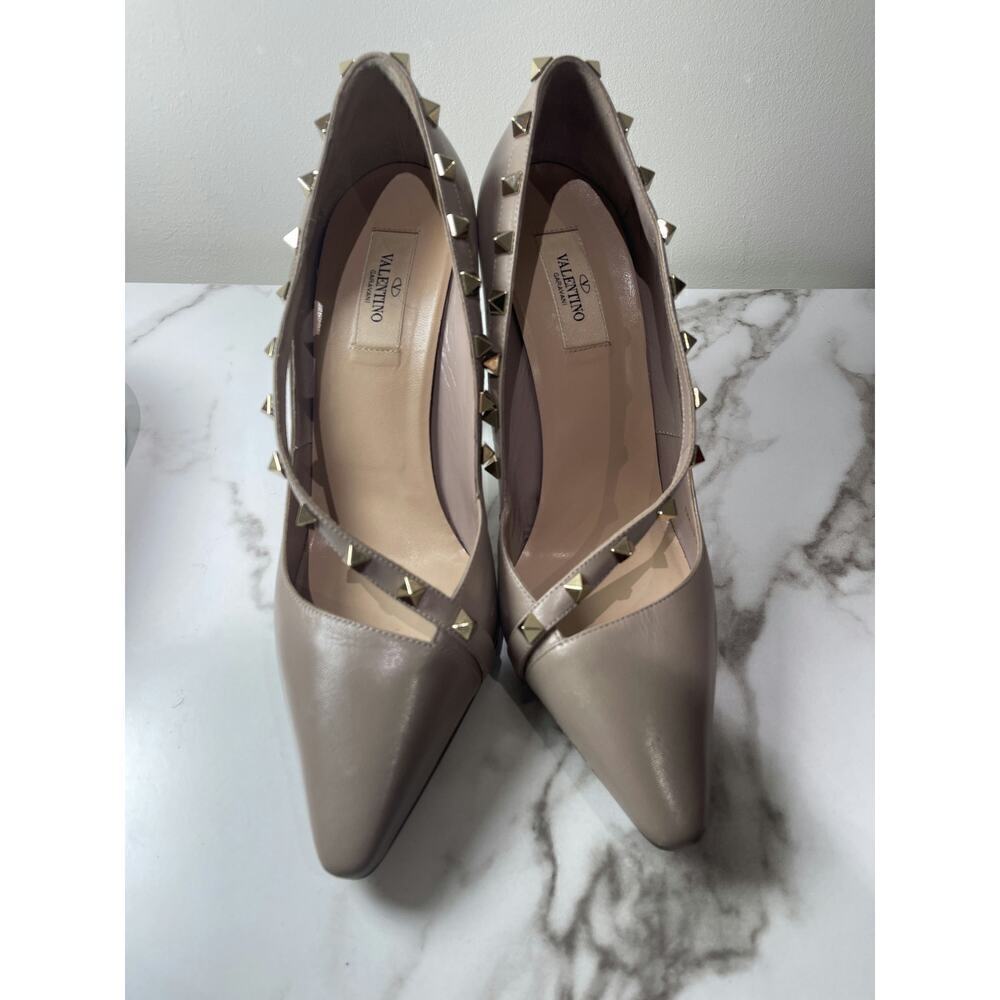 Valentino Garavani Rockstud Taupe Leather Pumps